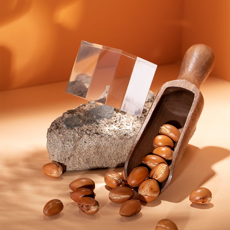 زيت الأرغان المغربي — من مكونات زينة كوسميتيك